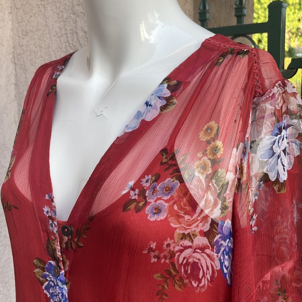 Johnny was Drexl Maxi Dress floral print and an ultra-feminine, flowy silhouette - Picture 10 of 14